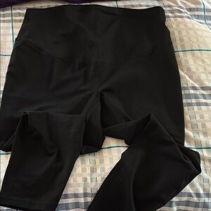 Old Navy Maternity Workout Leggings Cropped Capri Black Large